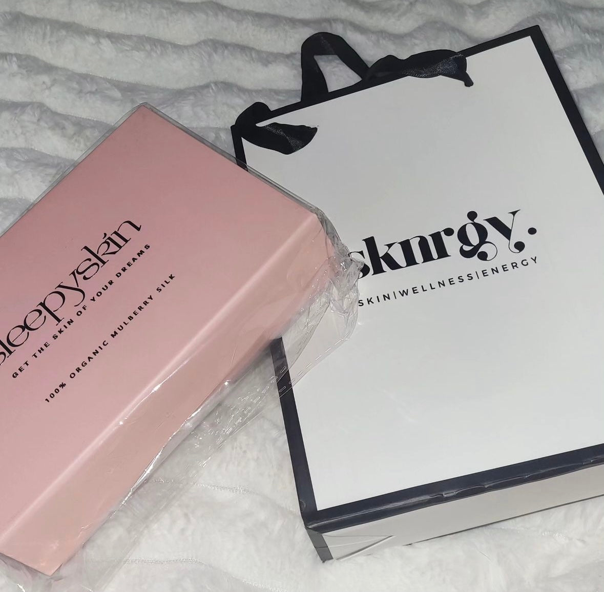 SKNRGY Organic Sleepy Skin 100% Silk Pillowcase